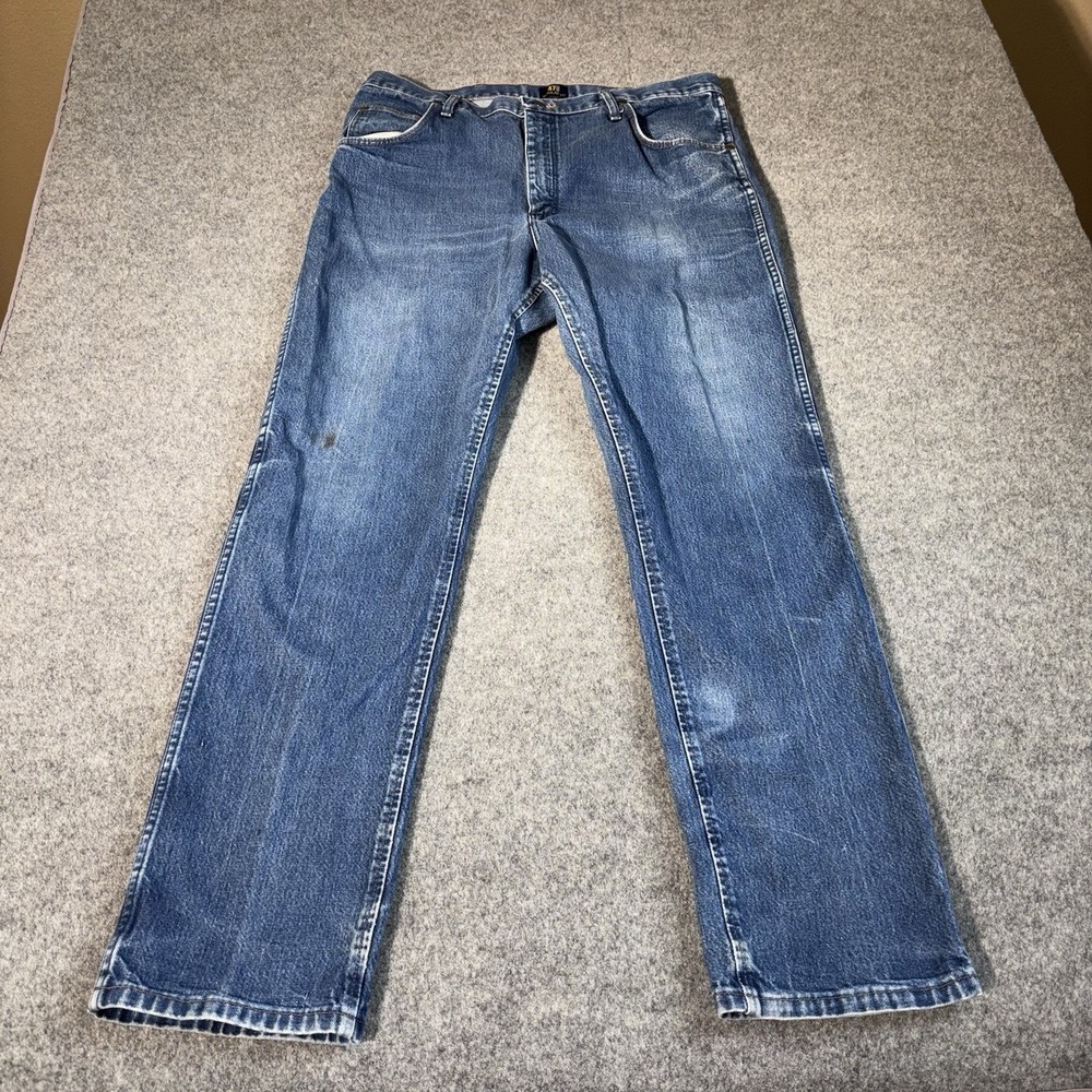 Wrangler Men's 38x34 (Fits 36x33) Regular Fit Straight‎ Leg Blue Denim Jeans